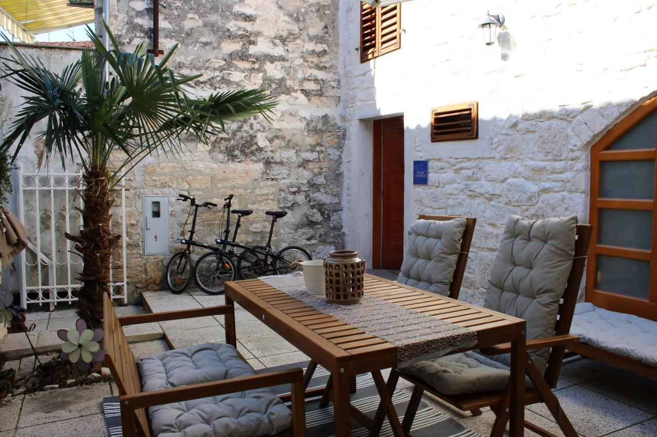Joseph'S Yard Apartment Rovinj Eksteriør billede