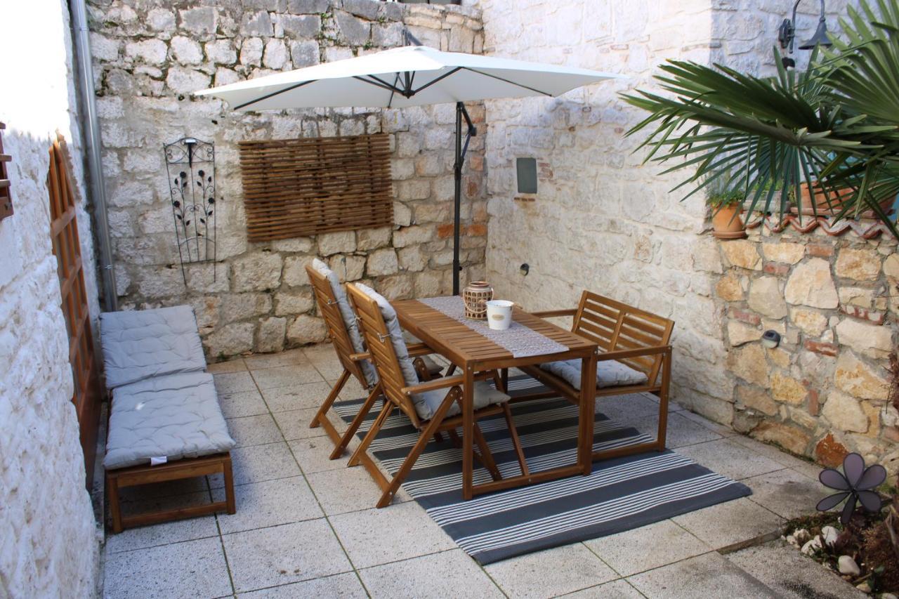 Joseph'S Yard Apartment Rovinj Eksteriør billede